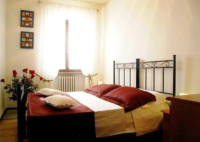 Bed And Breakfast Due Leoni Torri Del Benaco Værelse billede